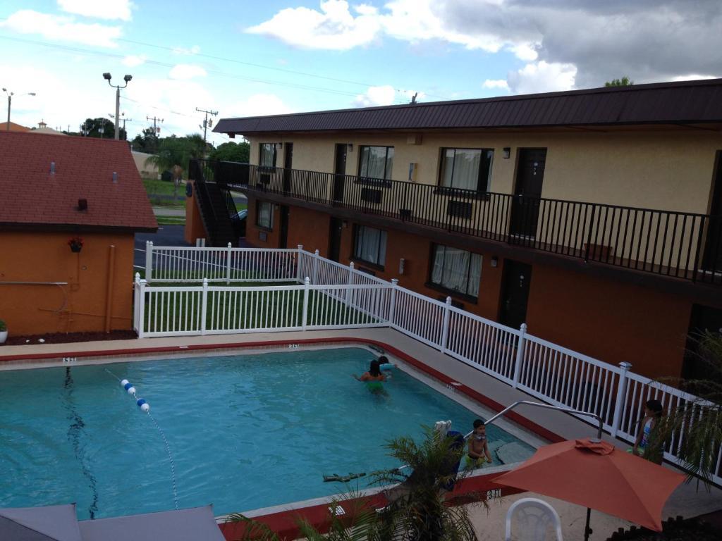 Americas Best Value Inn North Port Zewnętrze zdjęcie