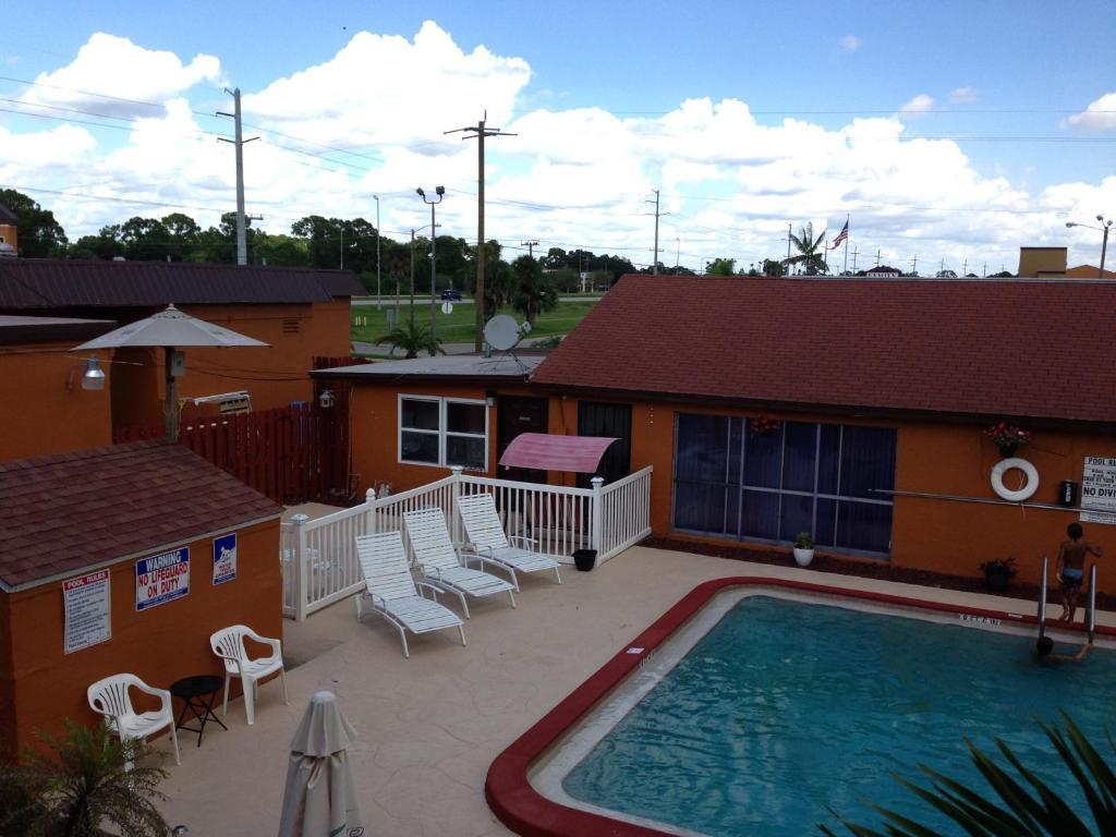 Americas Best Value Inn North Port Zewnętrze zdjęcie
